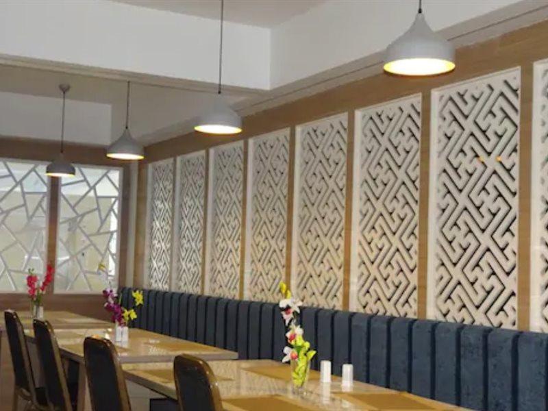 Hotel Everland Rajkot Exterior foto