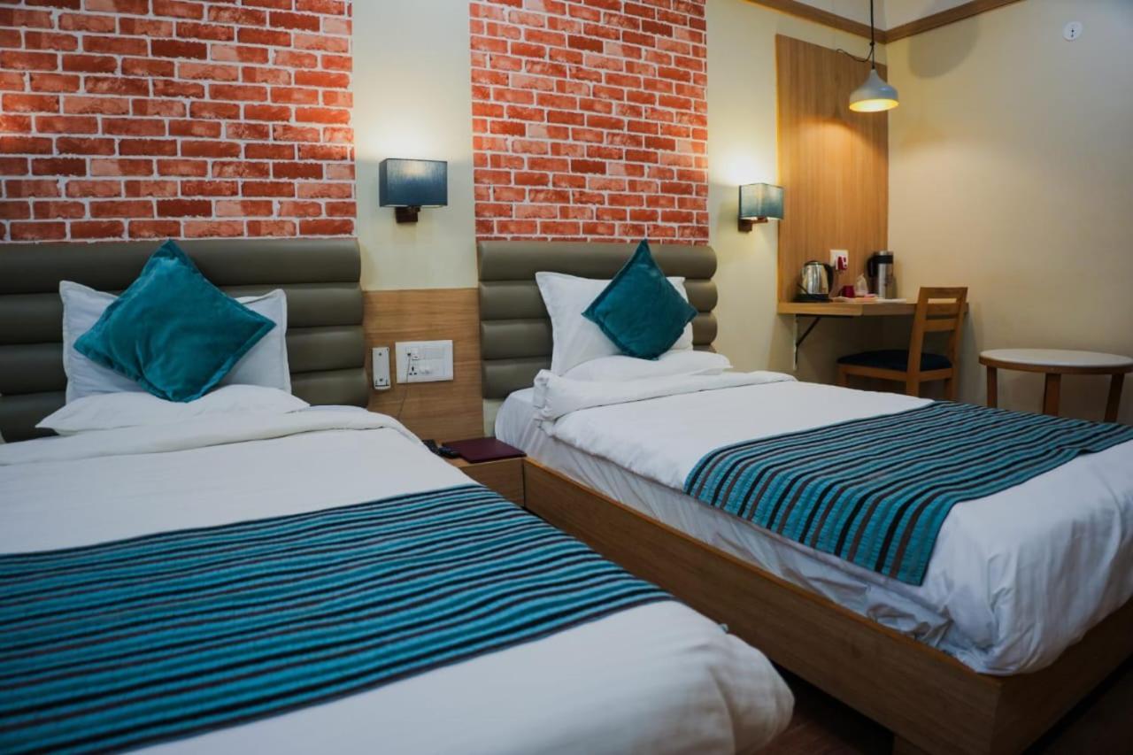 Hotel Everland Rajkot Exterior foto