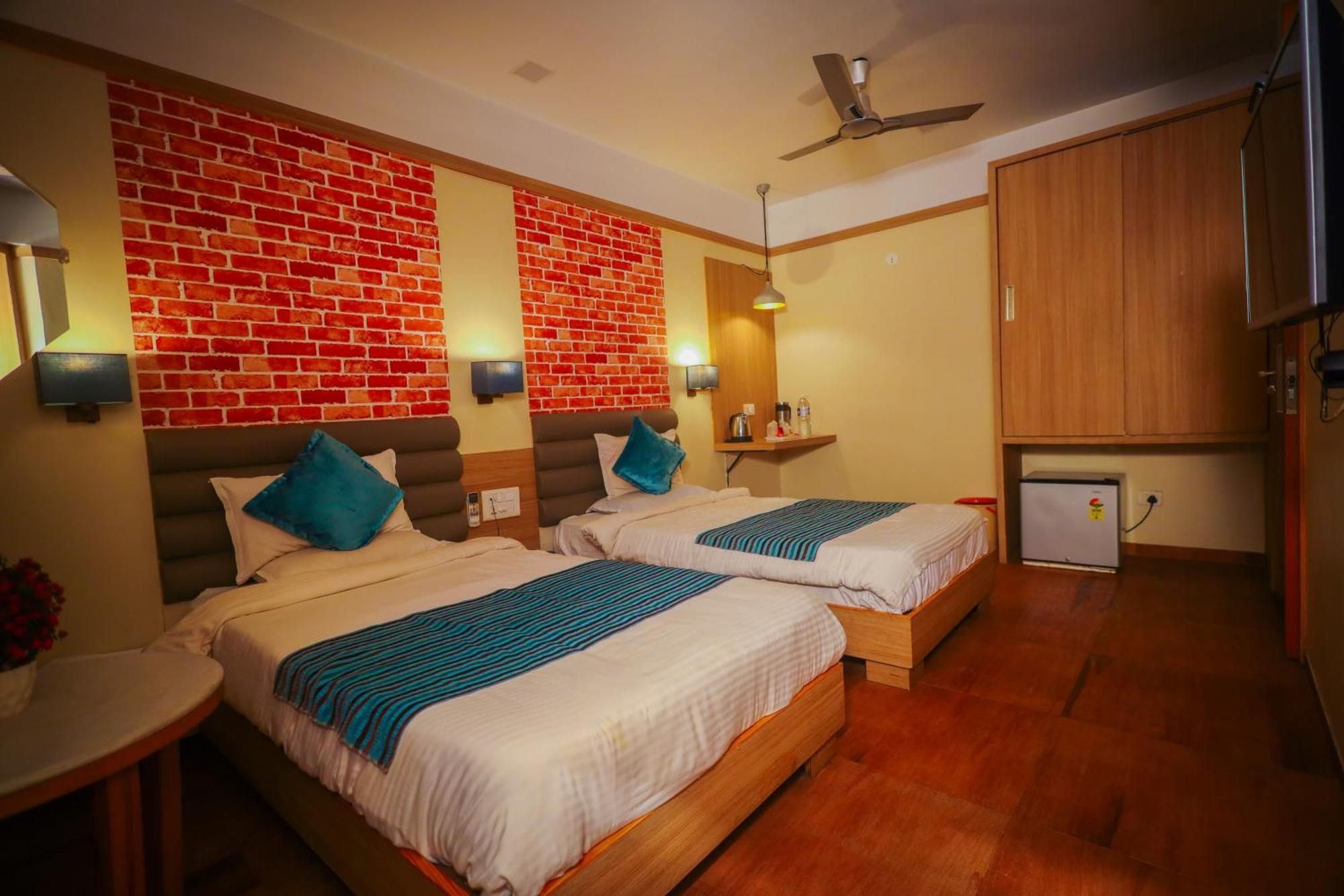 Hotel Everland Rajkot Exterior foto