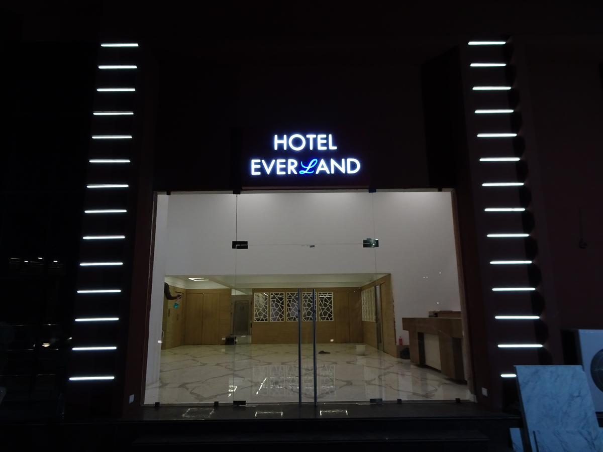 Hotel Everland Rajkot Exterior foto